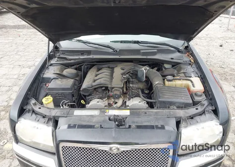 2010 Chrysler 300 Touring/Signature Series/Executive Series z USA, uszkodzony, nr VIN 2C3CA5CV7AH168007